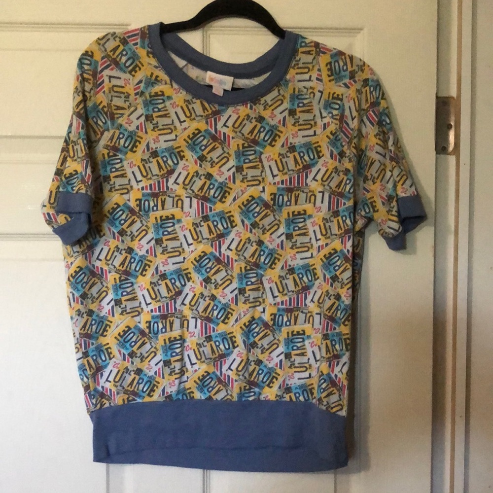 LuLaRoe Jane shirt size small